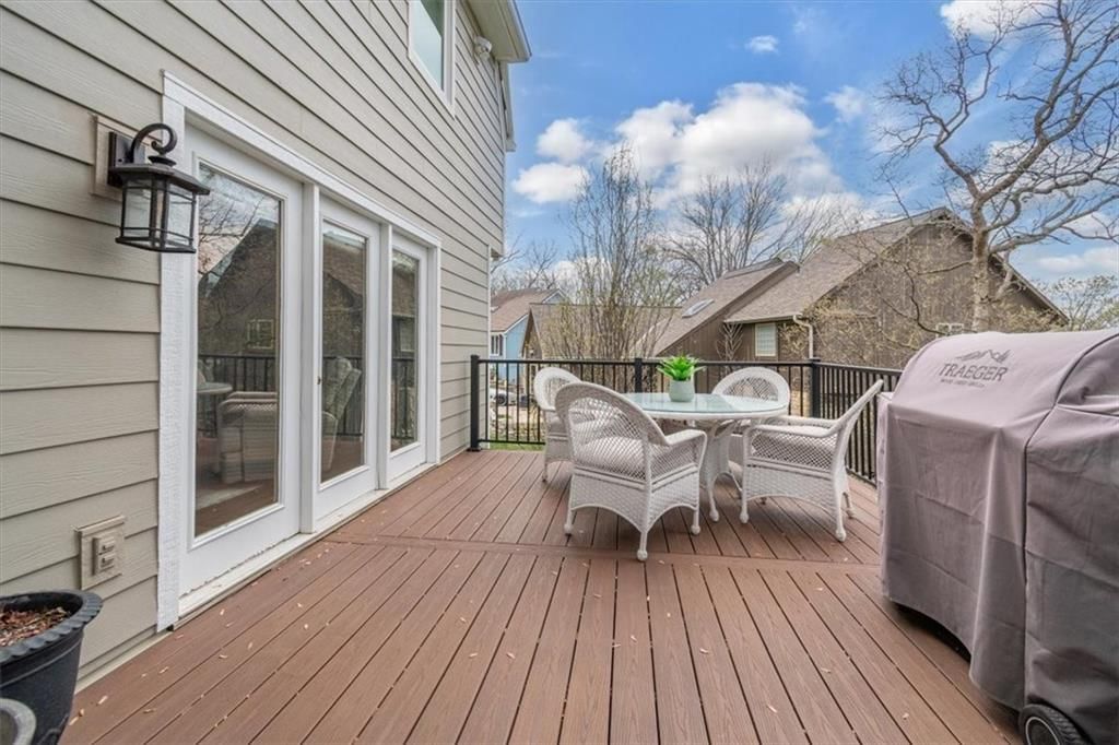 212 NE Landings Circle — photo 38