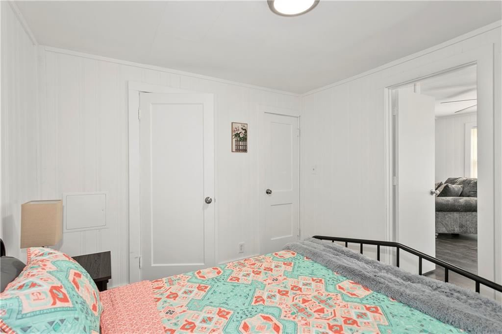3703 S Sterling Avenue — photo 22