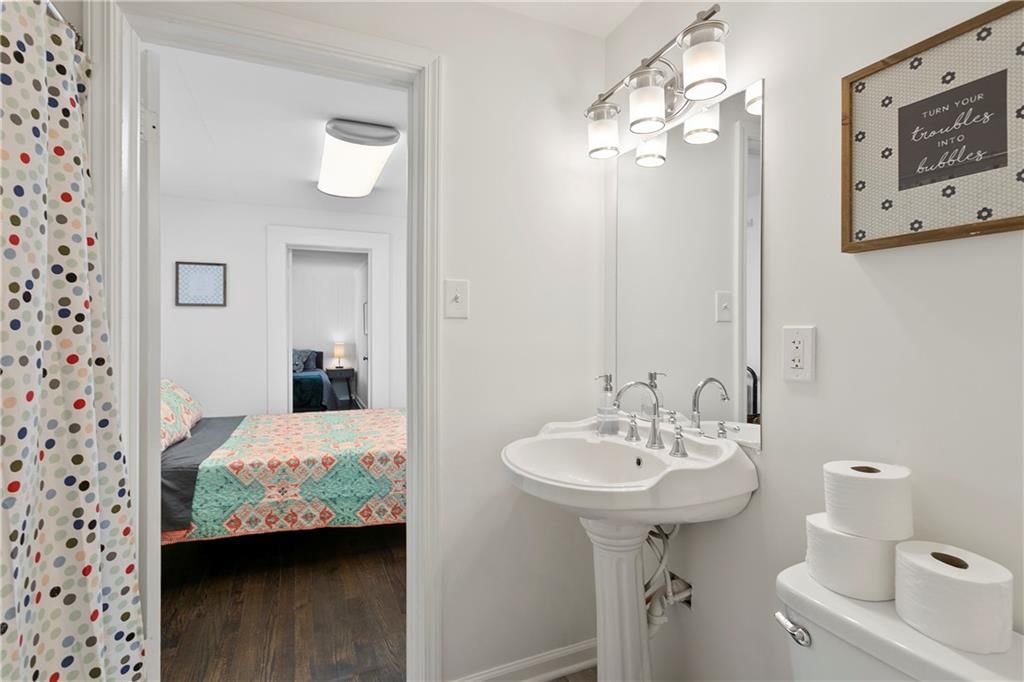 3703 S Sterling Avenue — photo 23