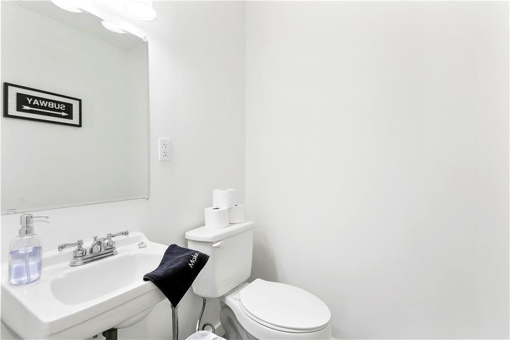 3703 S Sterling Avenue — photo 25