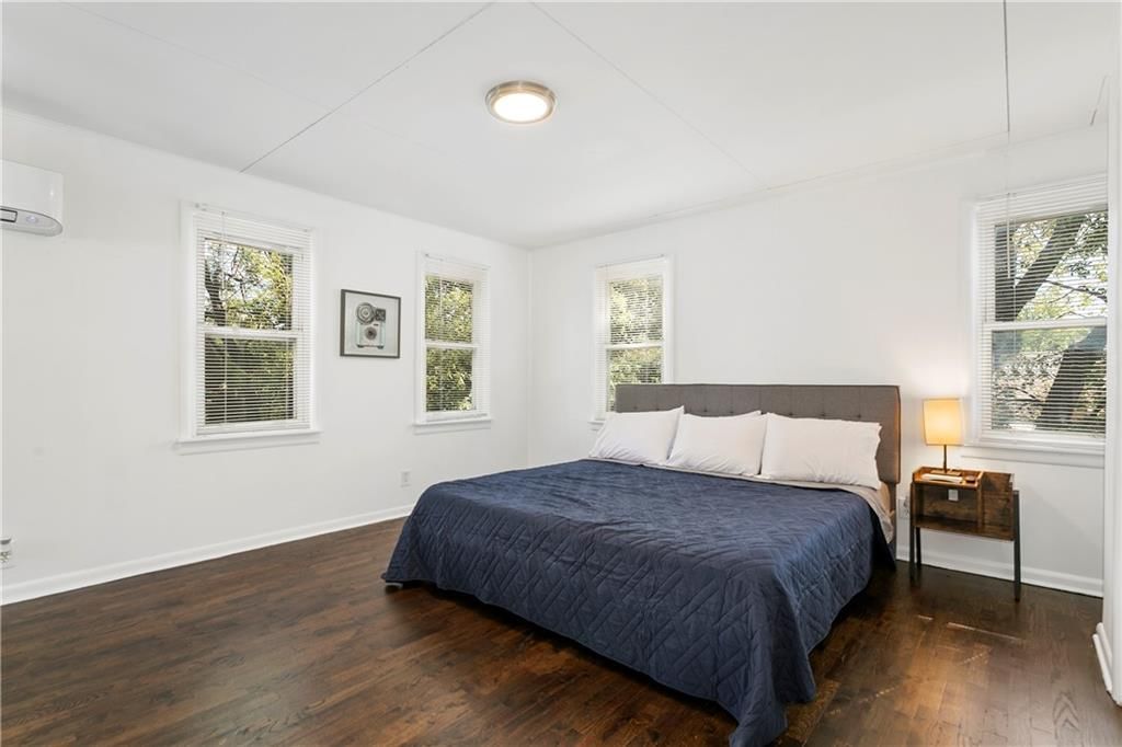 3703 S Sterling Avenue — photo 27