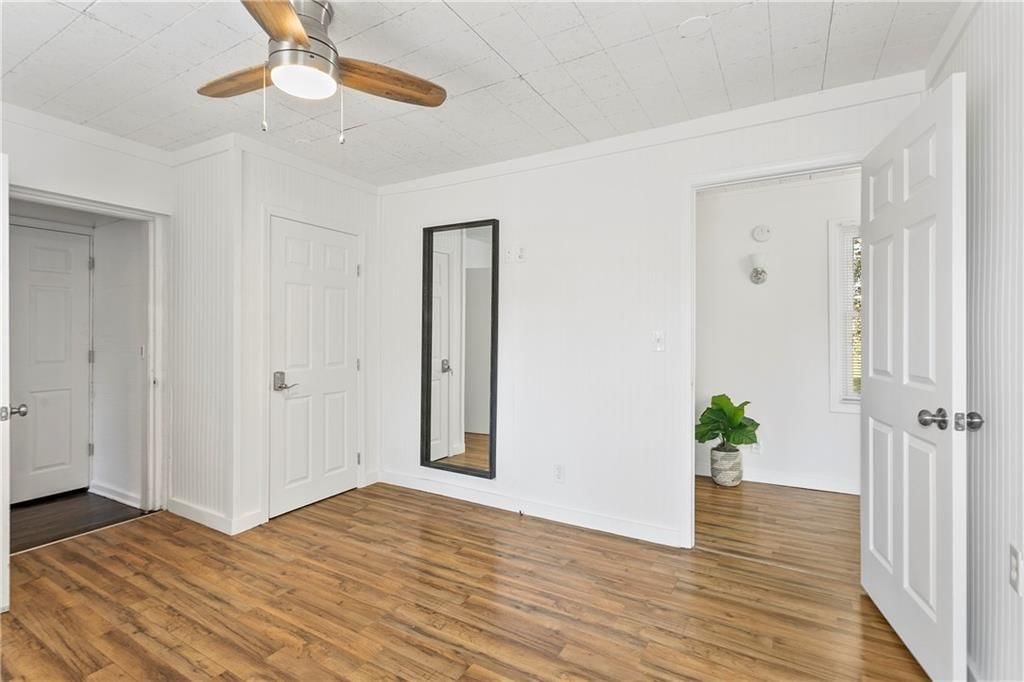 3703 S Sterling Avenue — photo 31