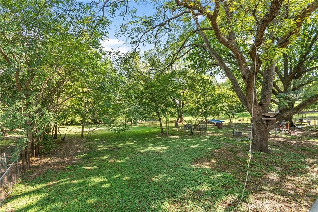3703 S Sterling Avenue — photo 34