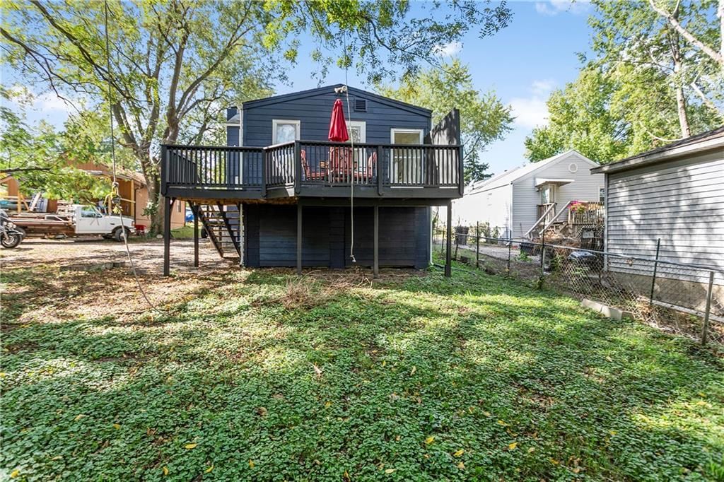 3703 S Sterling Avenue — photo 37