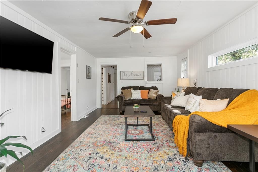 3703 S Sterling Avenue — photo 5