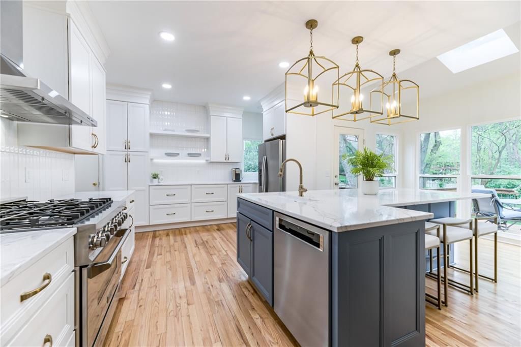 15630 Dearborn Street — photo 15