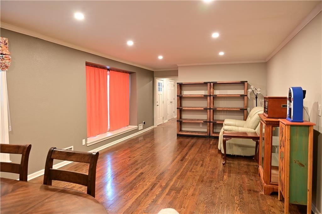 101 W Minor Drive — photo 10