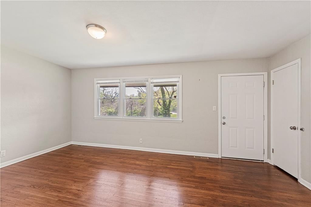 11400 E 27th Street — photo 11