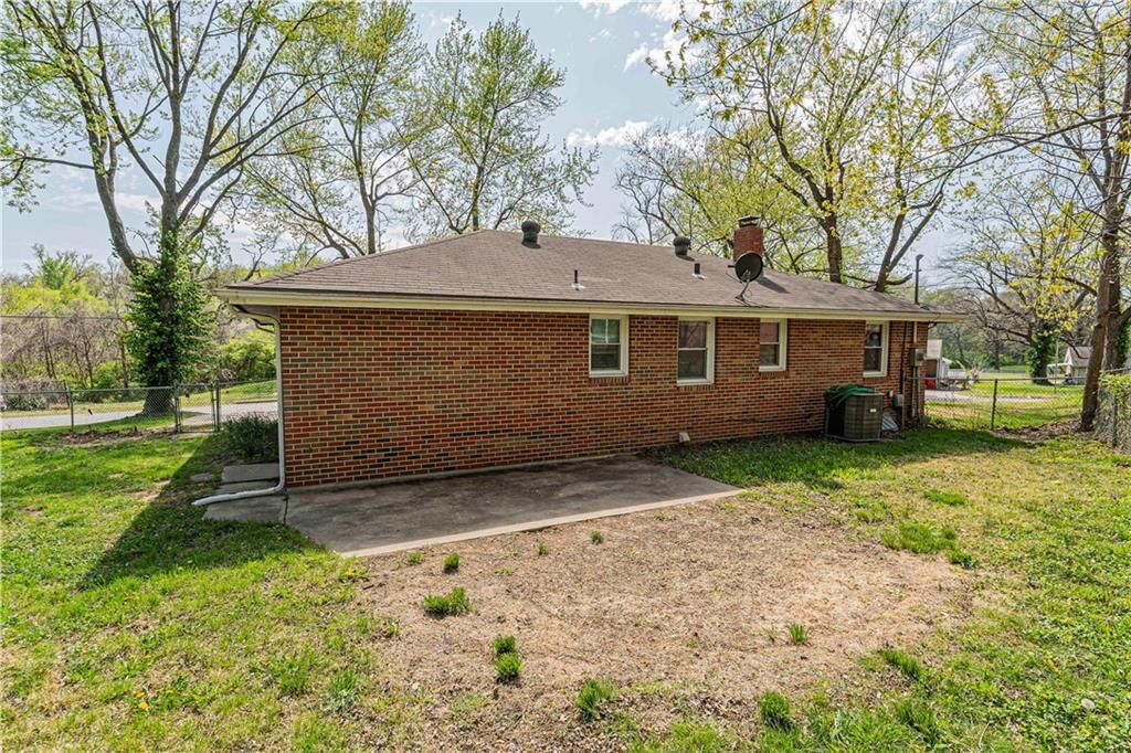 11400 E 27th Street — photo 24