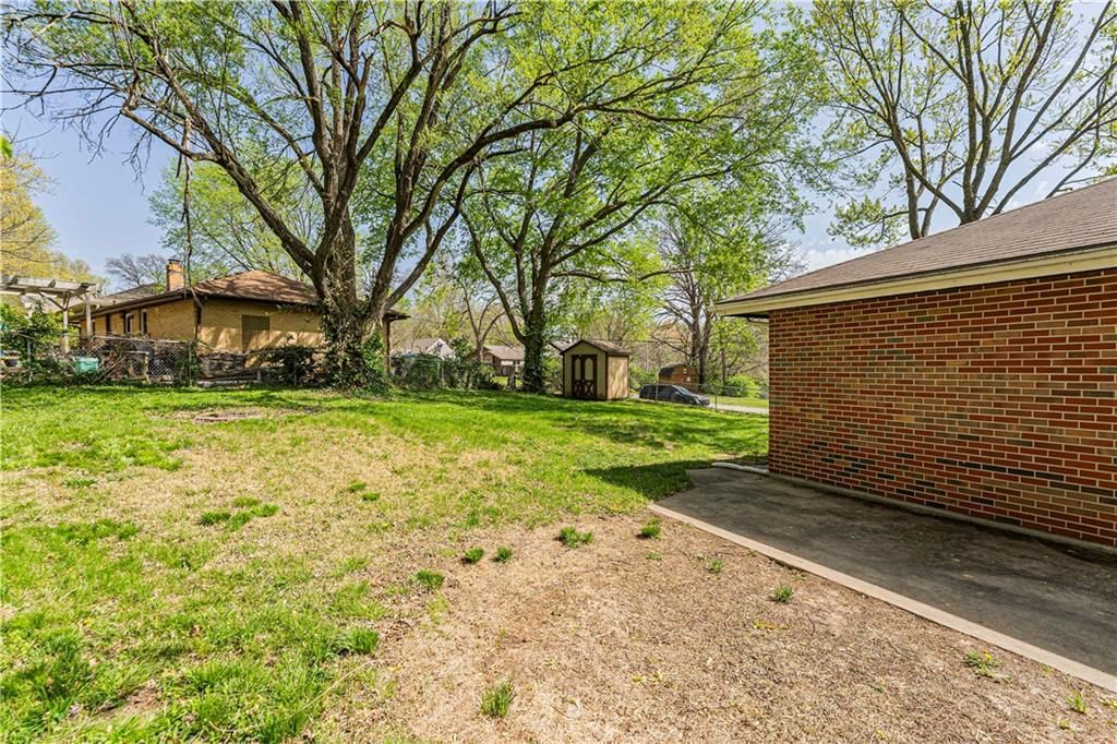 11400 E 27th Street — photo 25