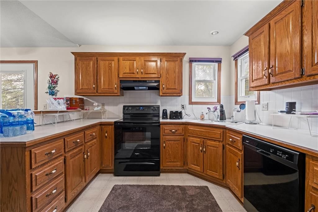 6439 Roundtree Street — photo 12