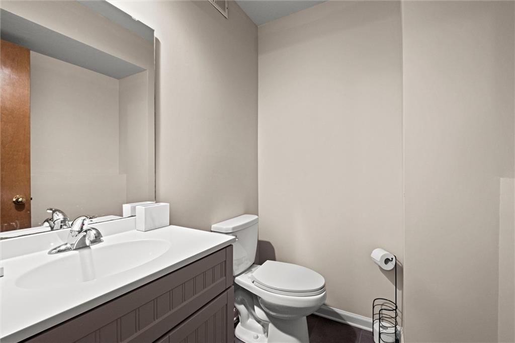 6439 Roundtree Street — photo 23