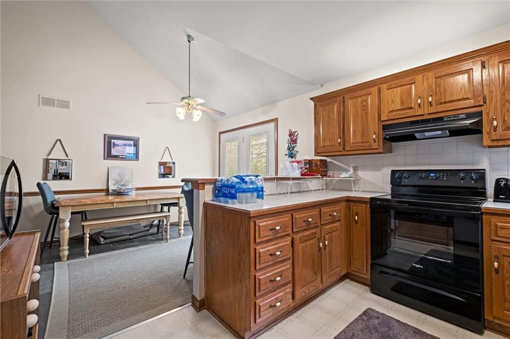 6439 Roundtree Street — photo 8
