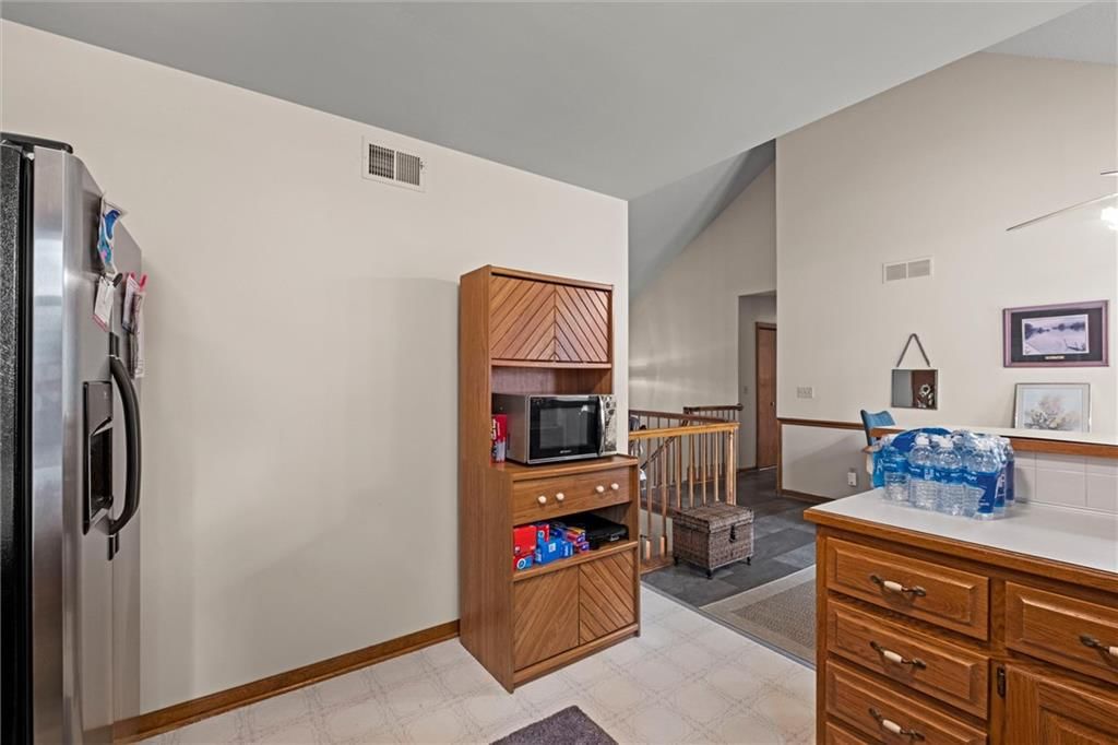 6439 Roundtree Street — photo 9
