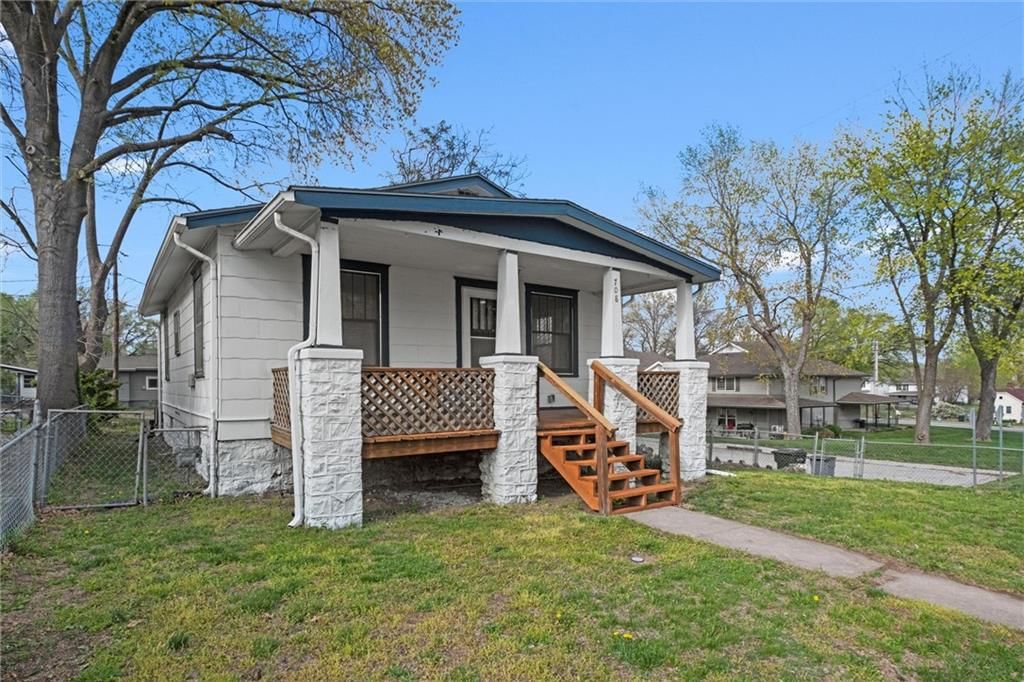 708 Thornton Street — photo 2