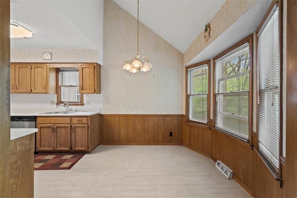 10208 Noland Road — photo 7