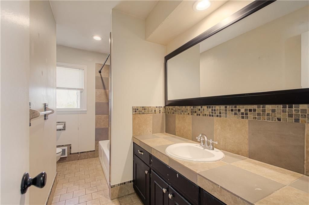 4230 E 104th Terrace — photo 16