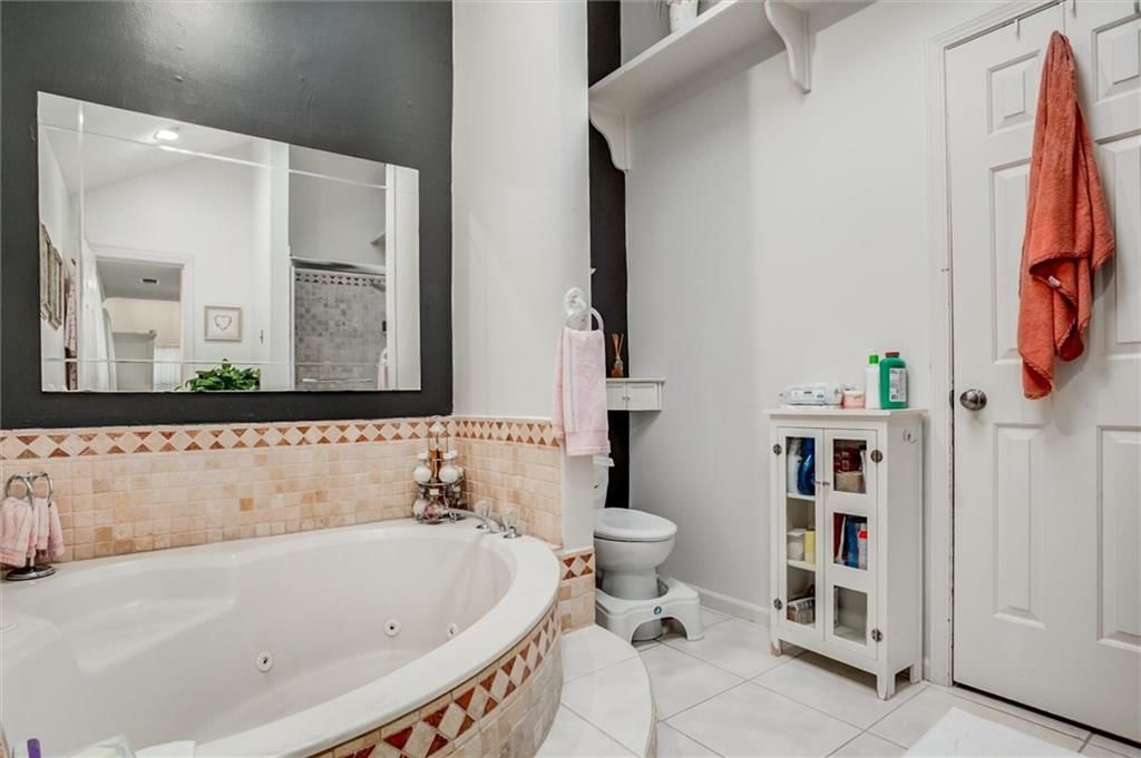 653 NE Reed Crossing — photo 18