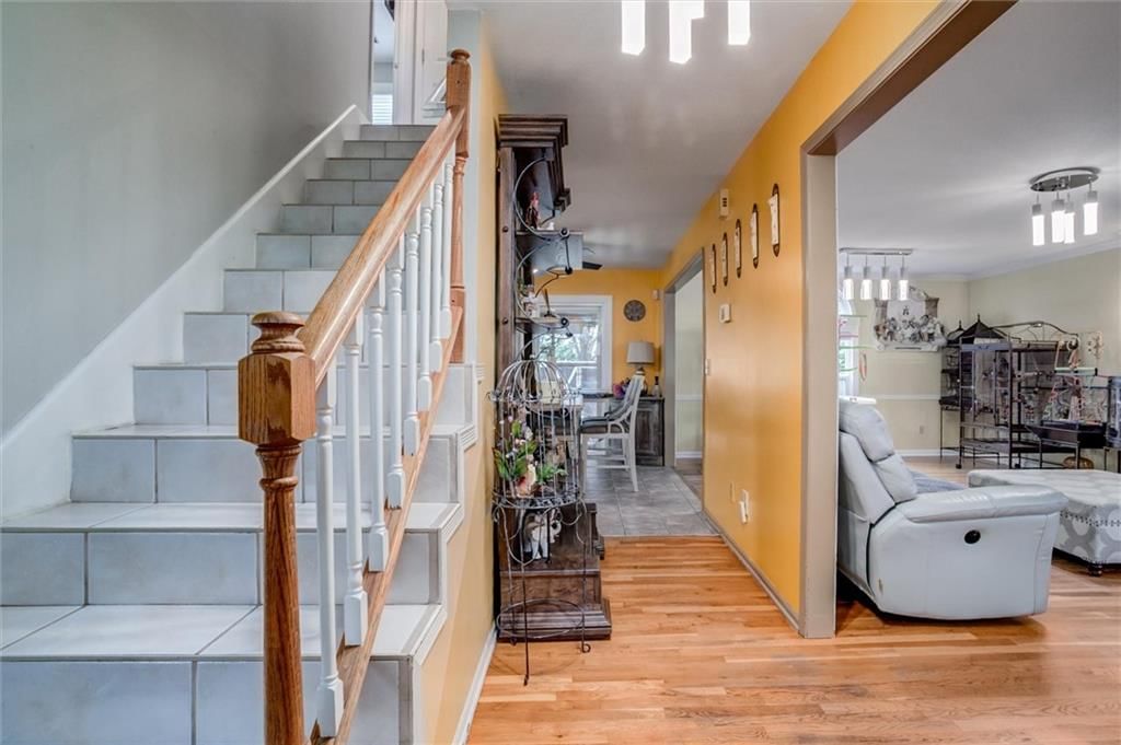 653 NE Reed Crossing — photo 4