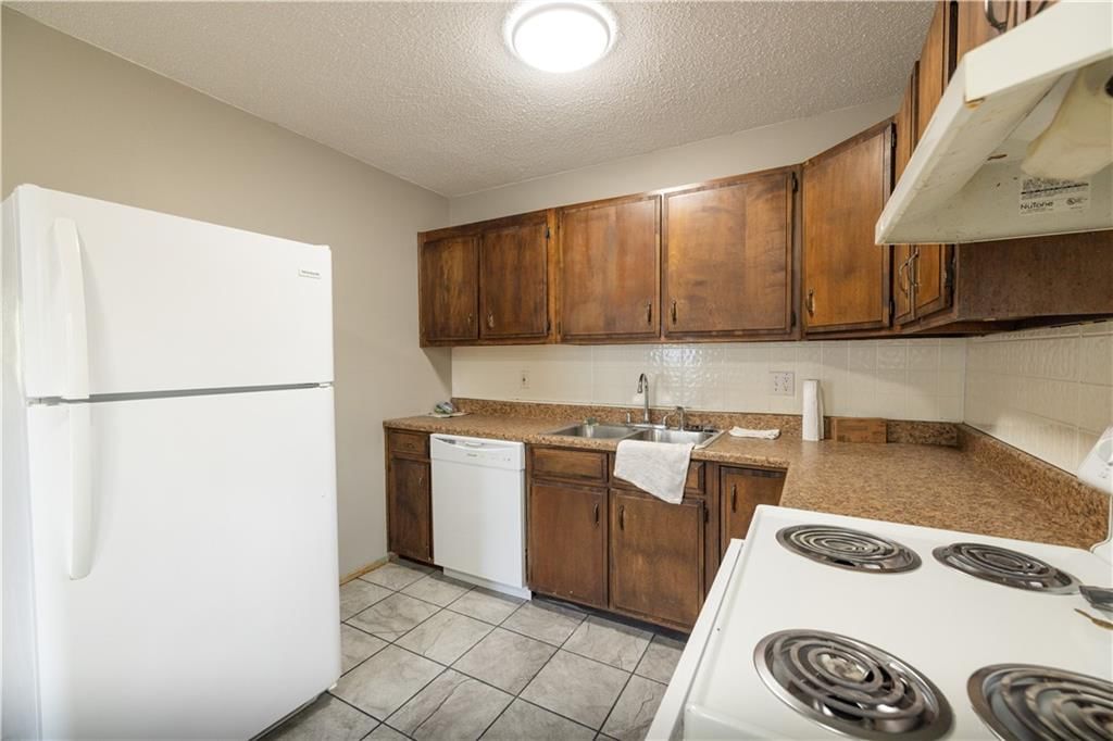 1712 N Cherokee Street — photo 8