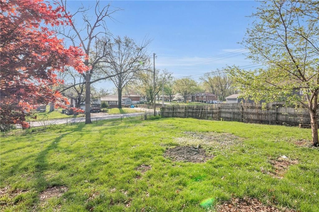 15319 E 48th Terrace — photo 32