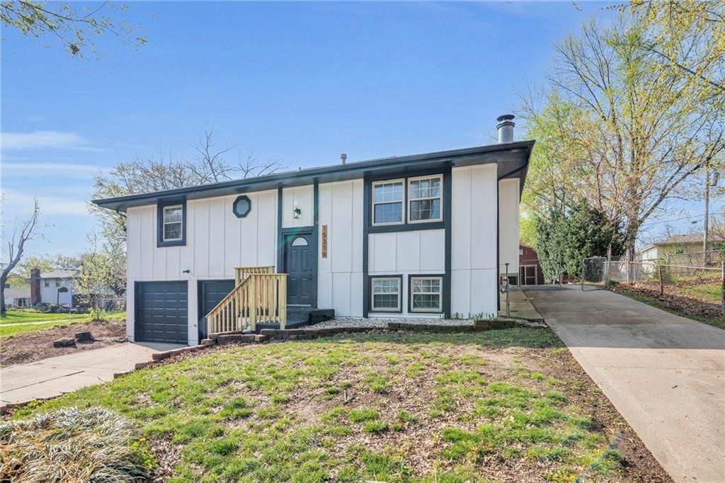 15319 E 48th Terrace — photo 35