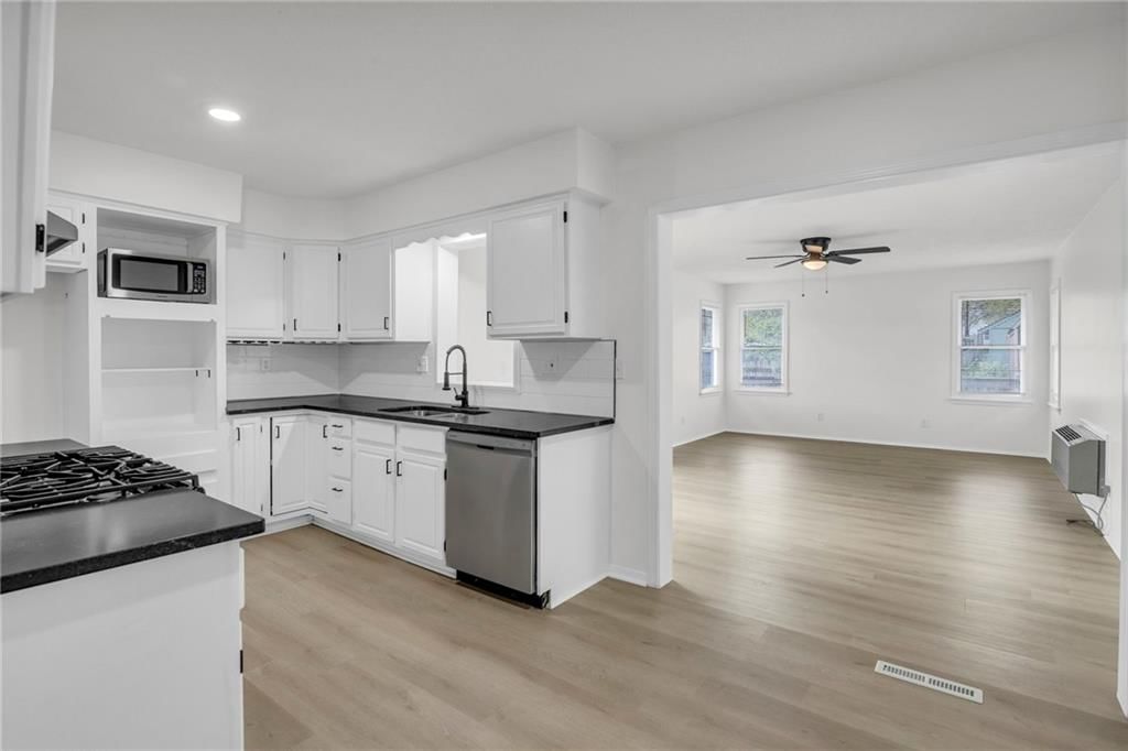 15319 E 48th Terrace — photo 5