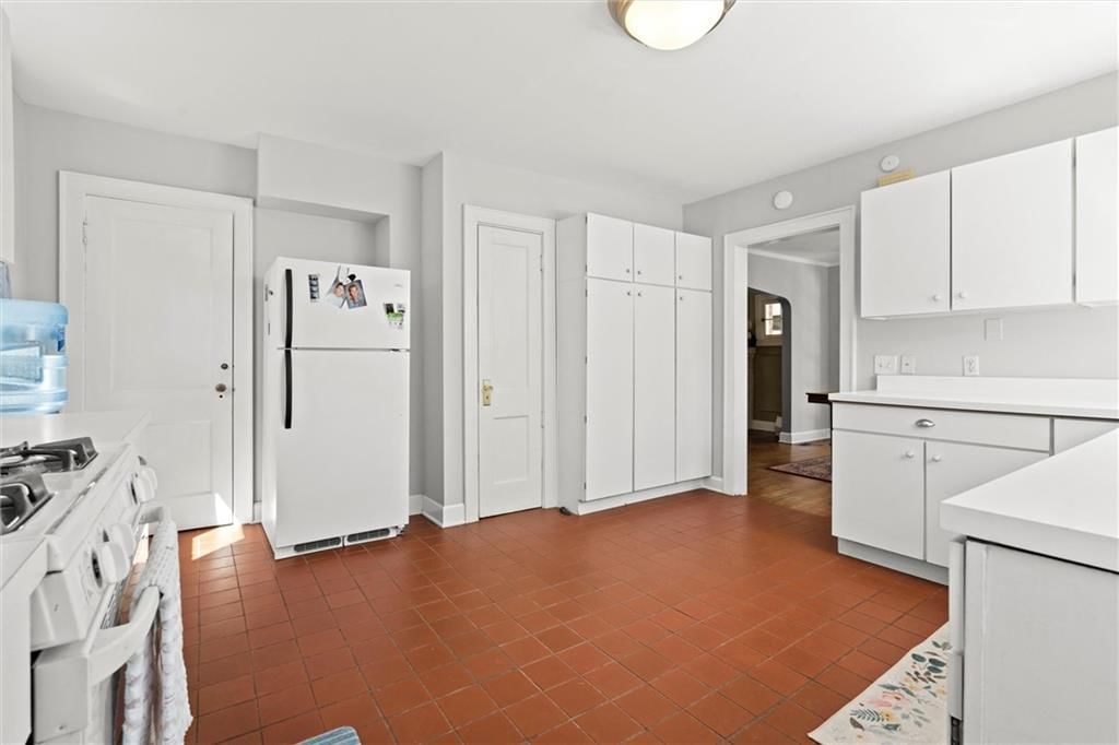 105 E 69th Street — photo 13