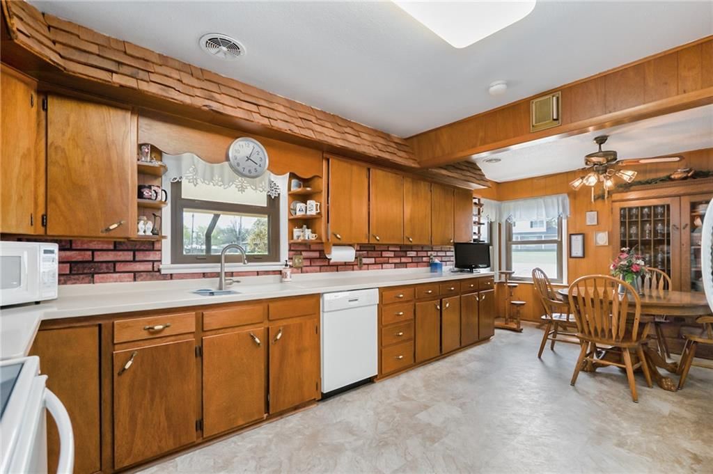 405 E Park Road — photo 11