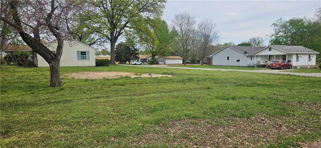 507 E Monroe Street — photo 17