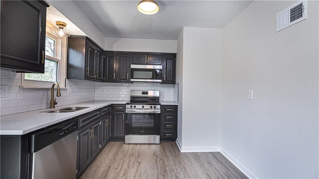 16309 W 141st Street — photo 5