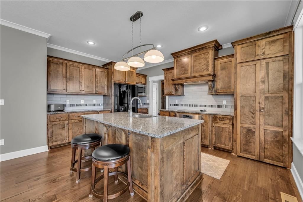 5905 Thousand Oaks Drive — photo 9