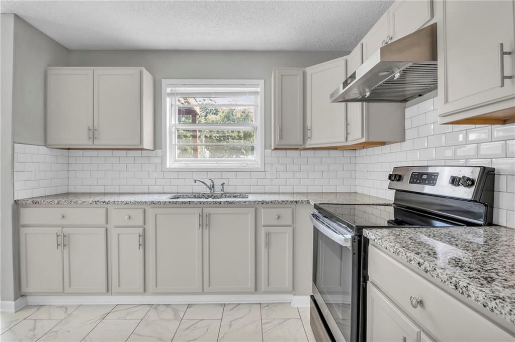 8105 NE San Rafael Drive — photo 11