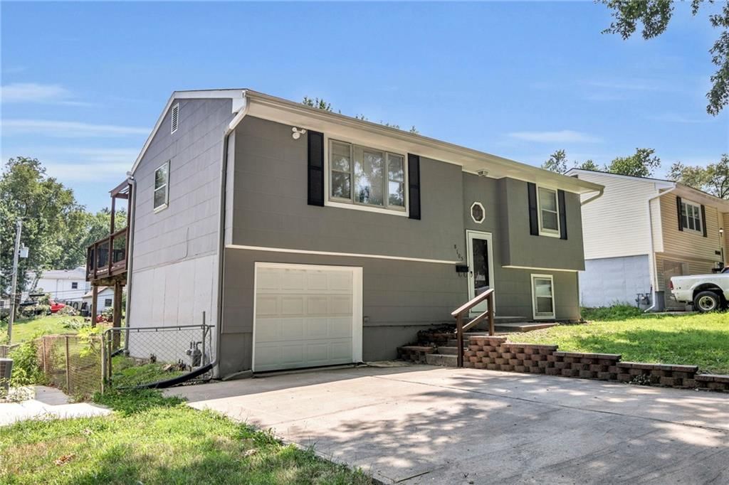 8105 NE San Rafael Drive — photo 3