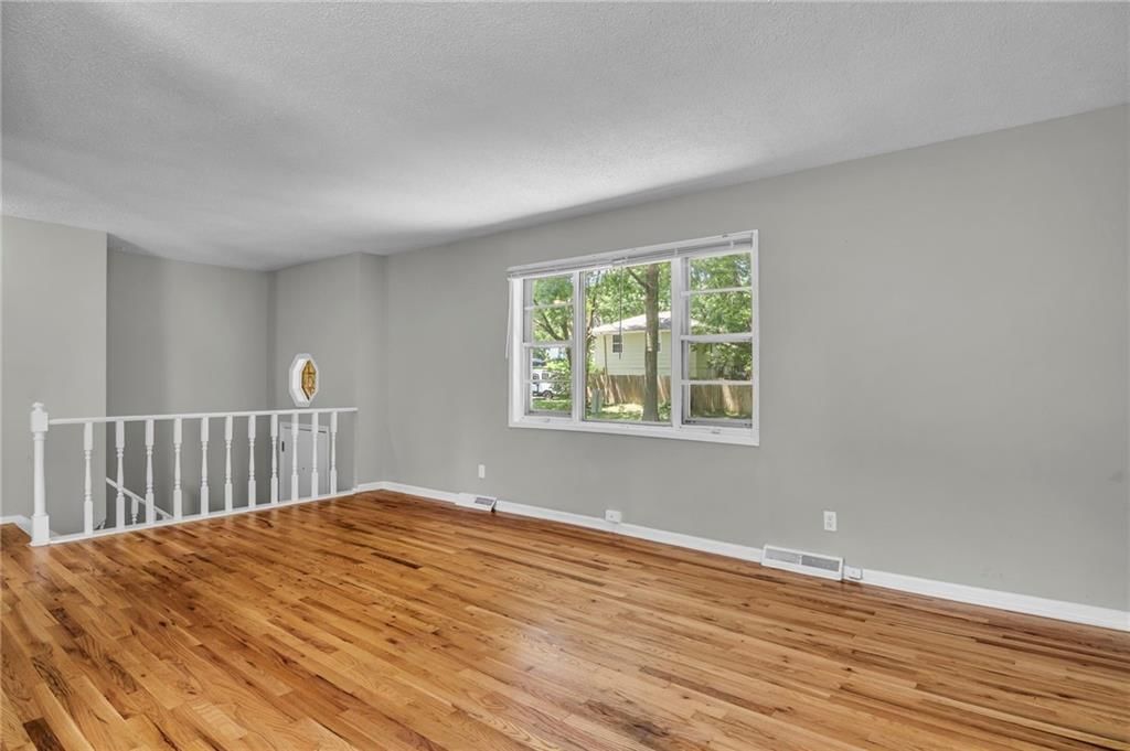 8105 NE San Rafael Drive — photo 5