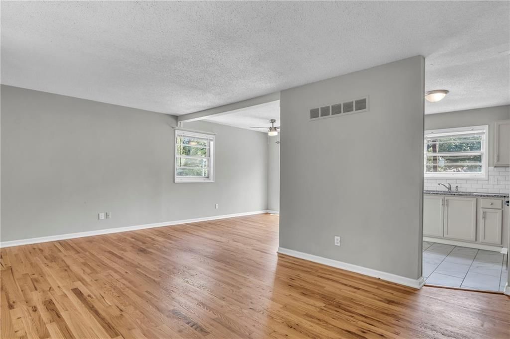 8105 NE San Rafael Drive — photo 7