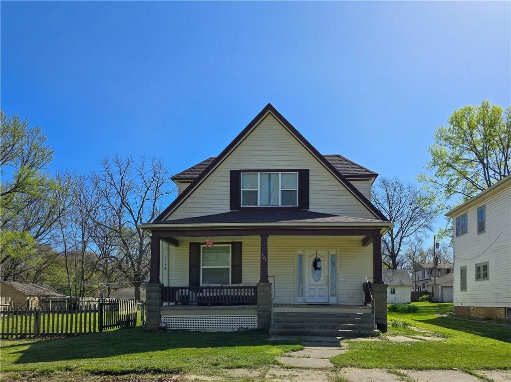 323 S Ash Street — photo 2