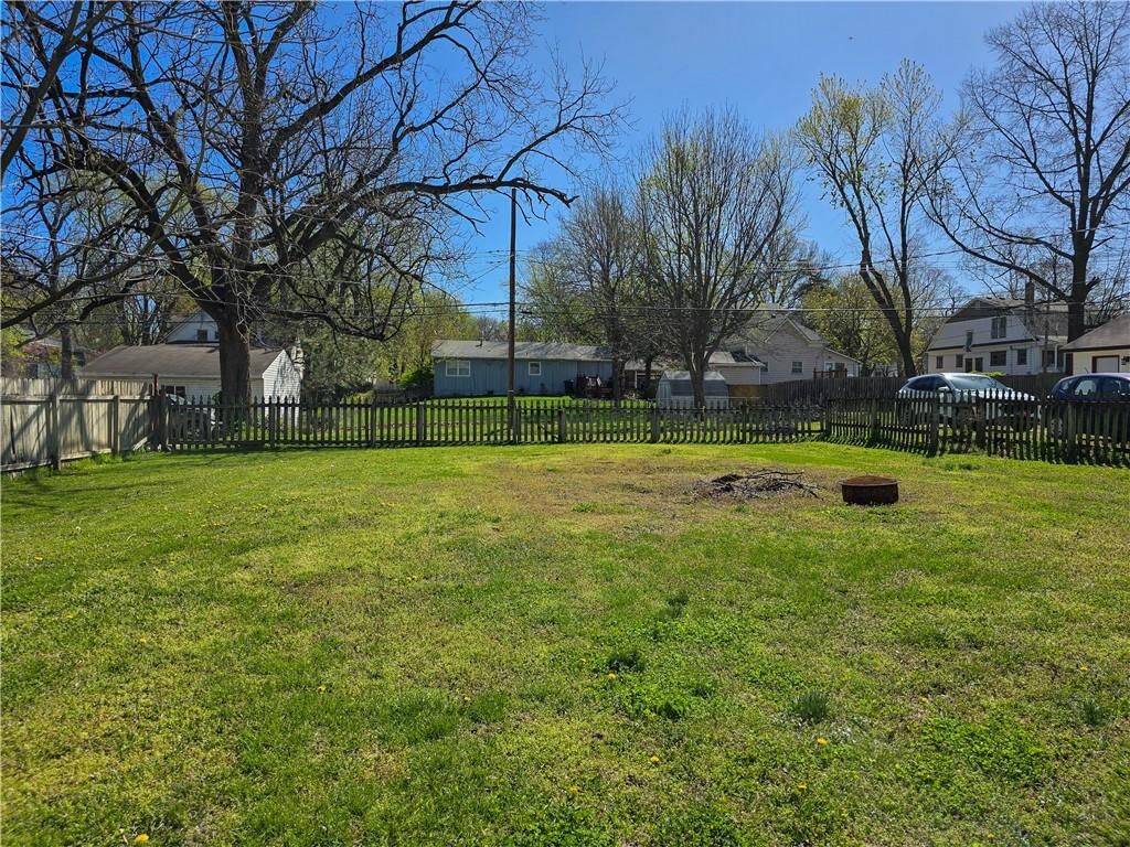 323 S Ash Street — photo 11