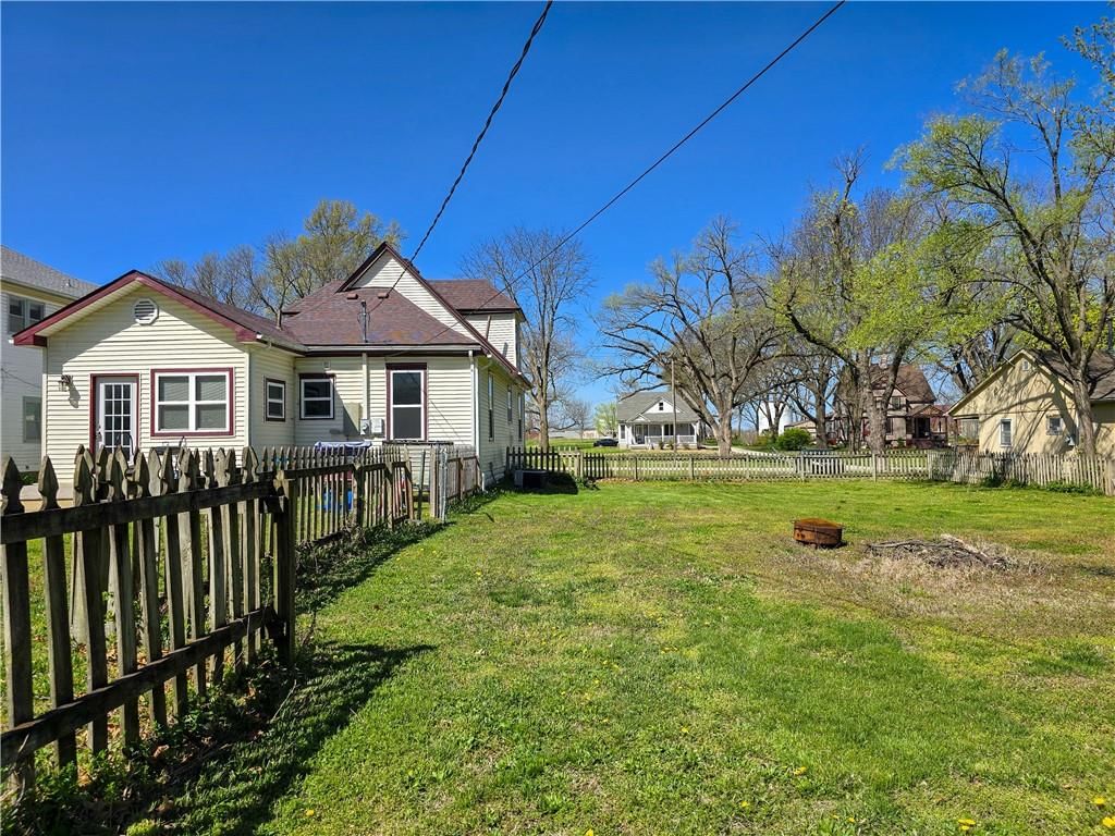 323 S Ash Street — photo 14