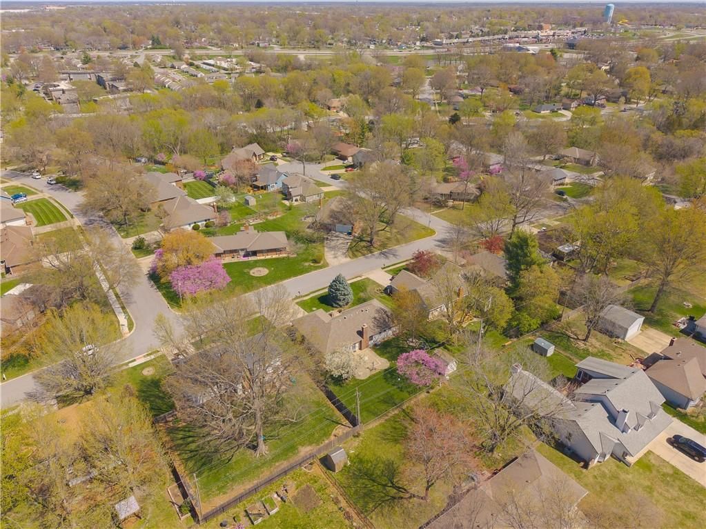 605 SW Graff Way — photo 11