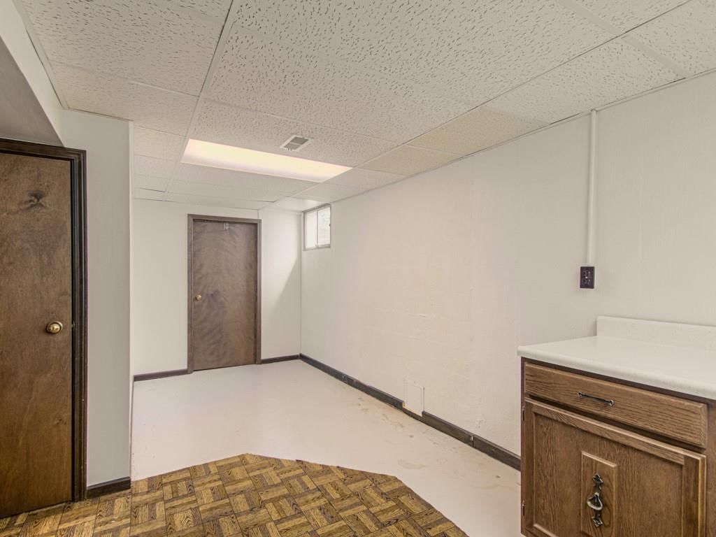 605 SW Graff Way — photo 36
