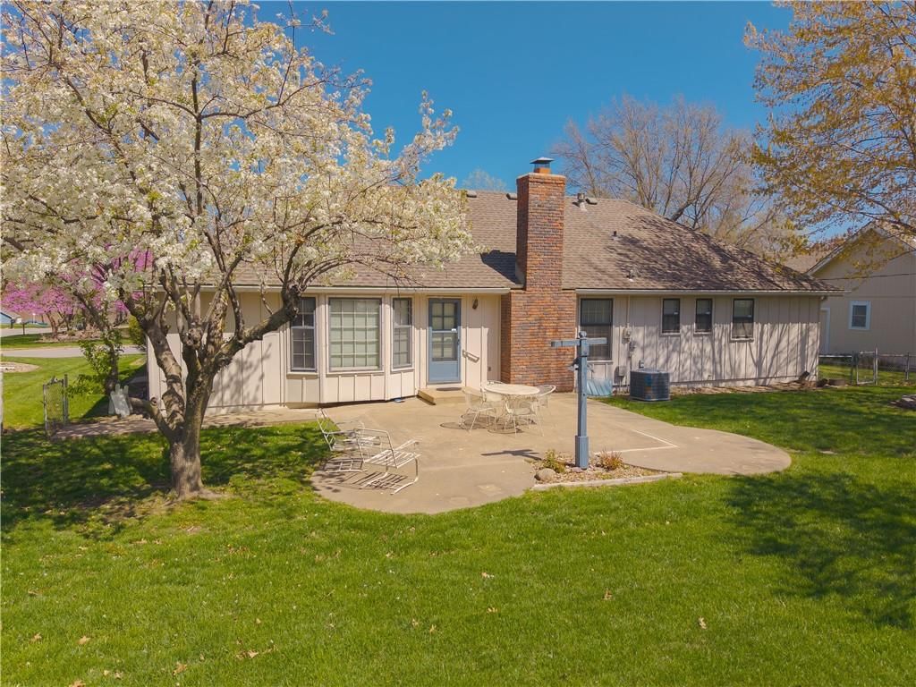 605 SW Graff Way — photo 44