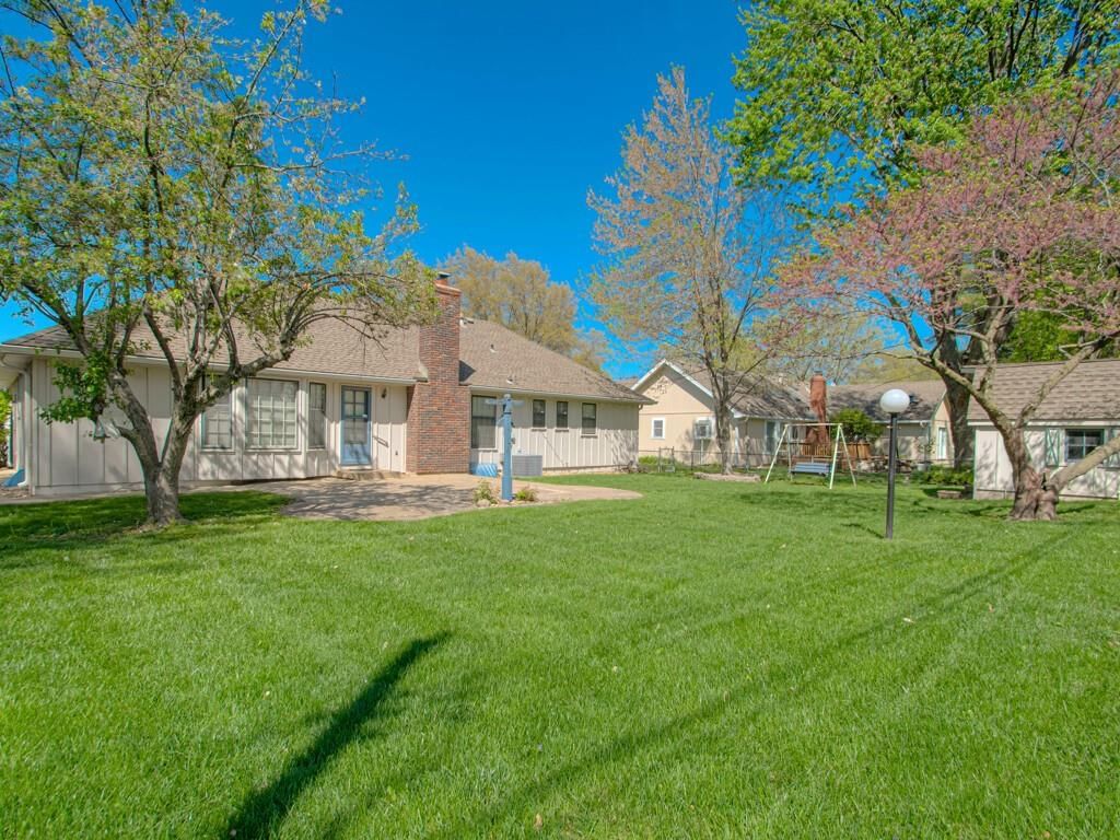 605 SW Graff Way — photo 46