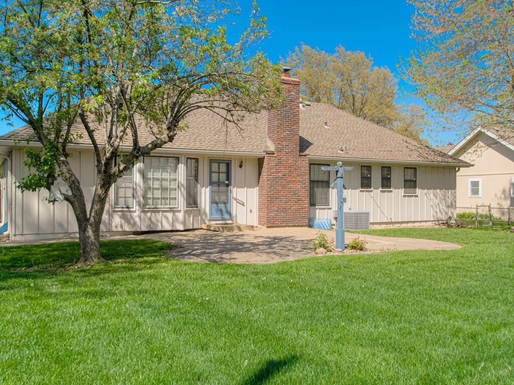 605 SW Graff Way — photo 47