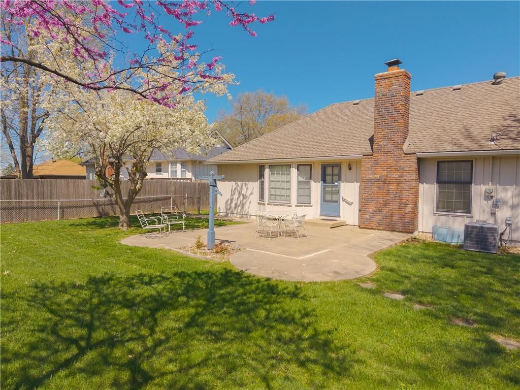 605 SW Graff Way — photo 48