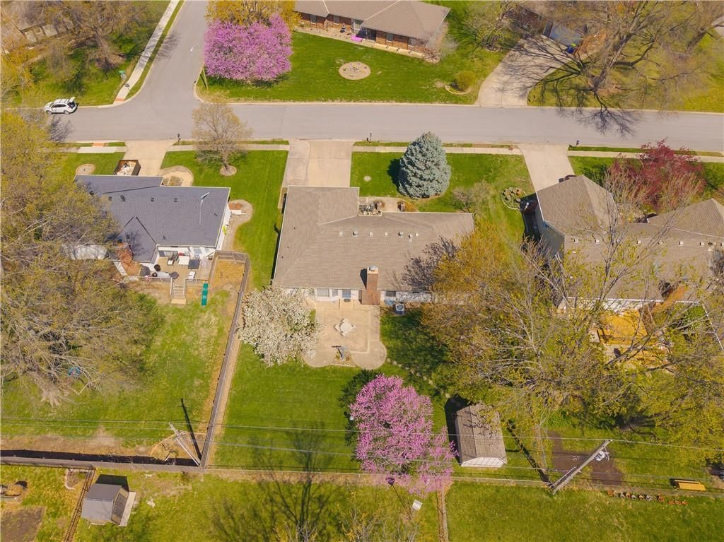 605 SW Graff Way — photo 49