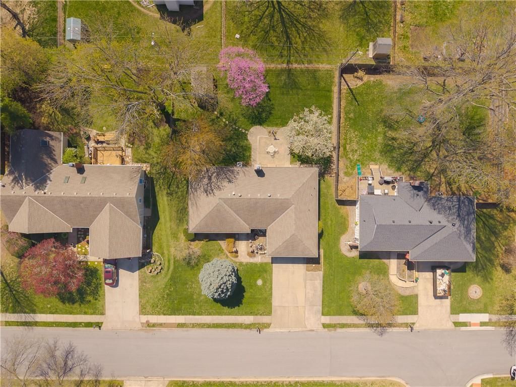 605 SW Graff Way — photo 7