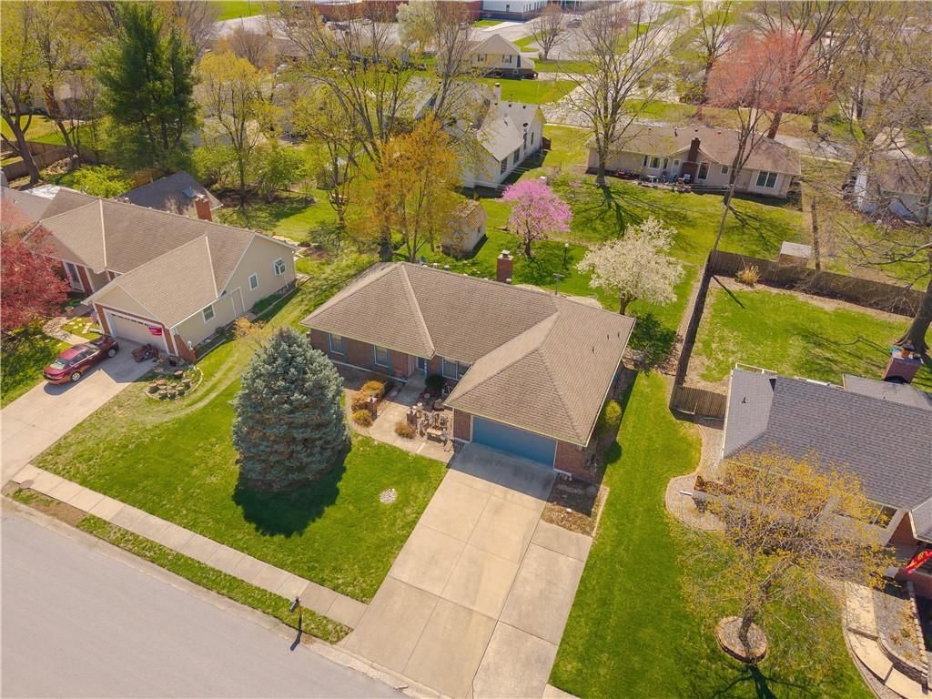 605 SW Graff Way — photo 8