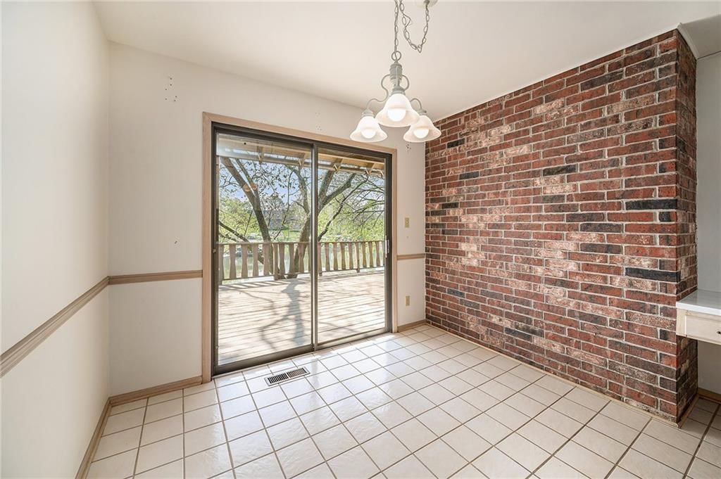 484 N Winnebago Drive — photo 13