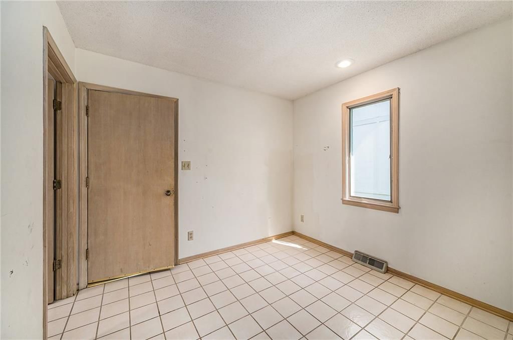 484 N Winnebago Drive — photo 14